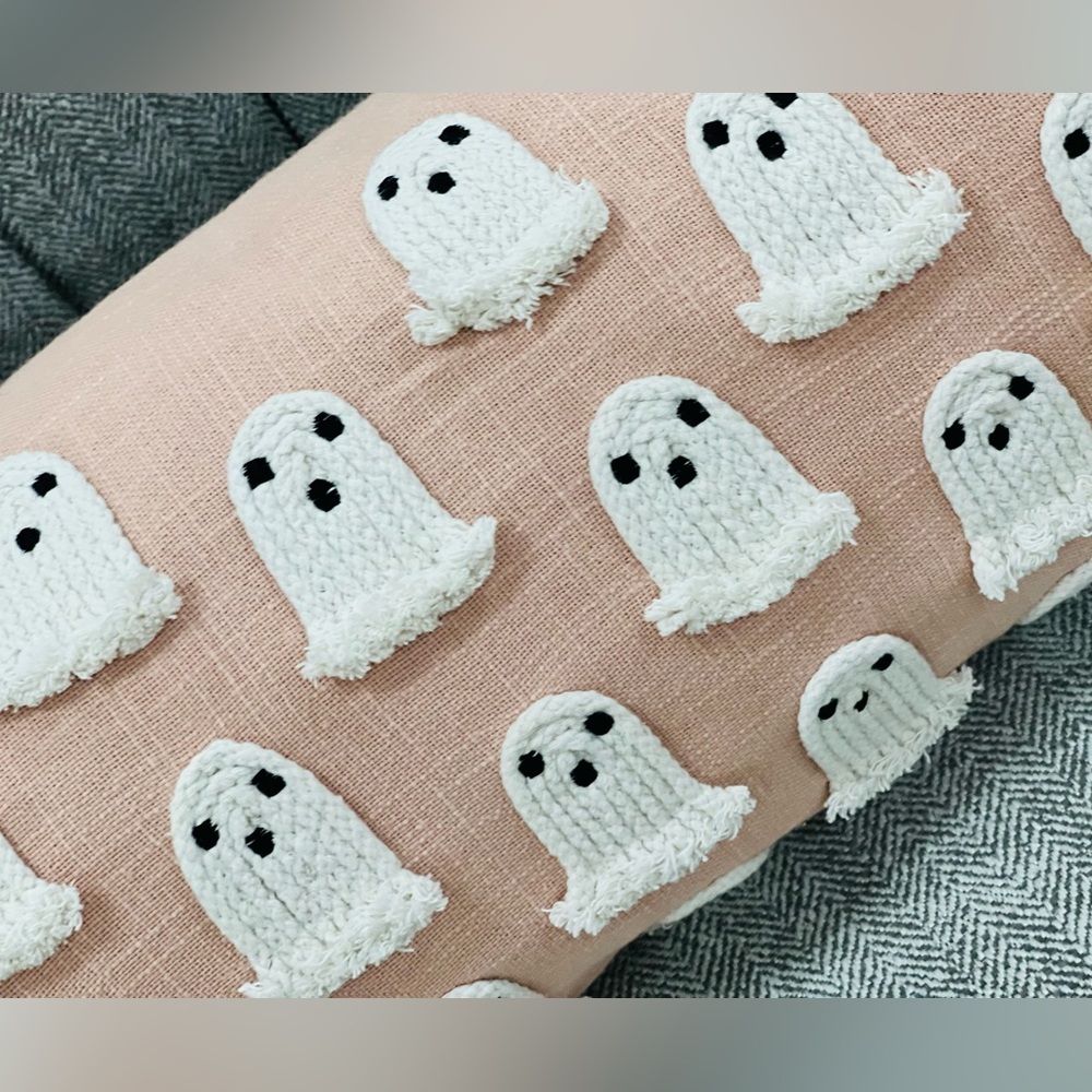 ghost pillow - Picture 2 of 3